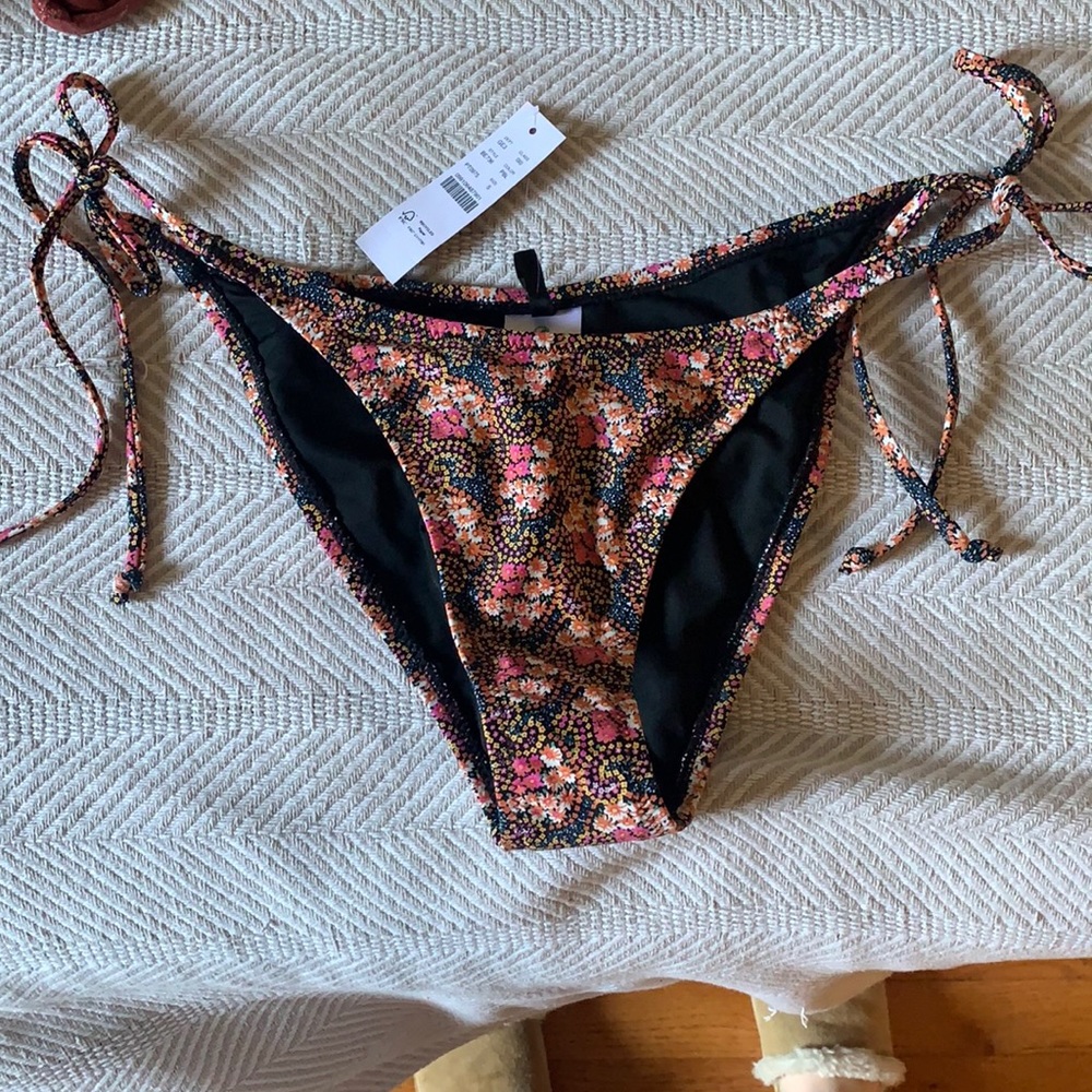 J.Crew sting bikini bottoms. New with tags. Size small.